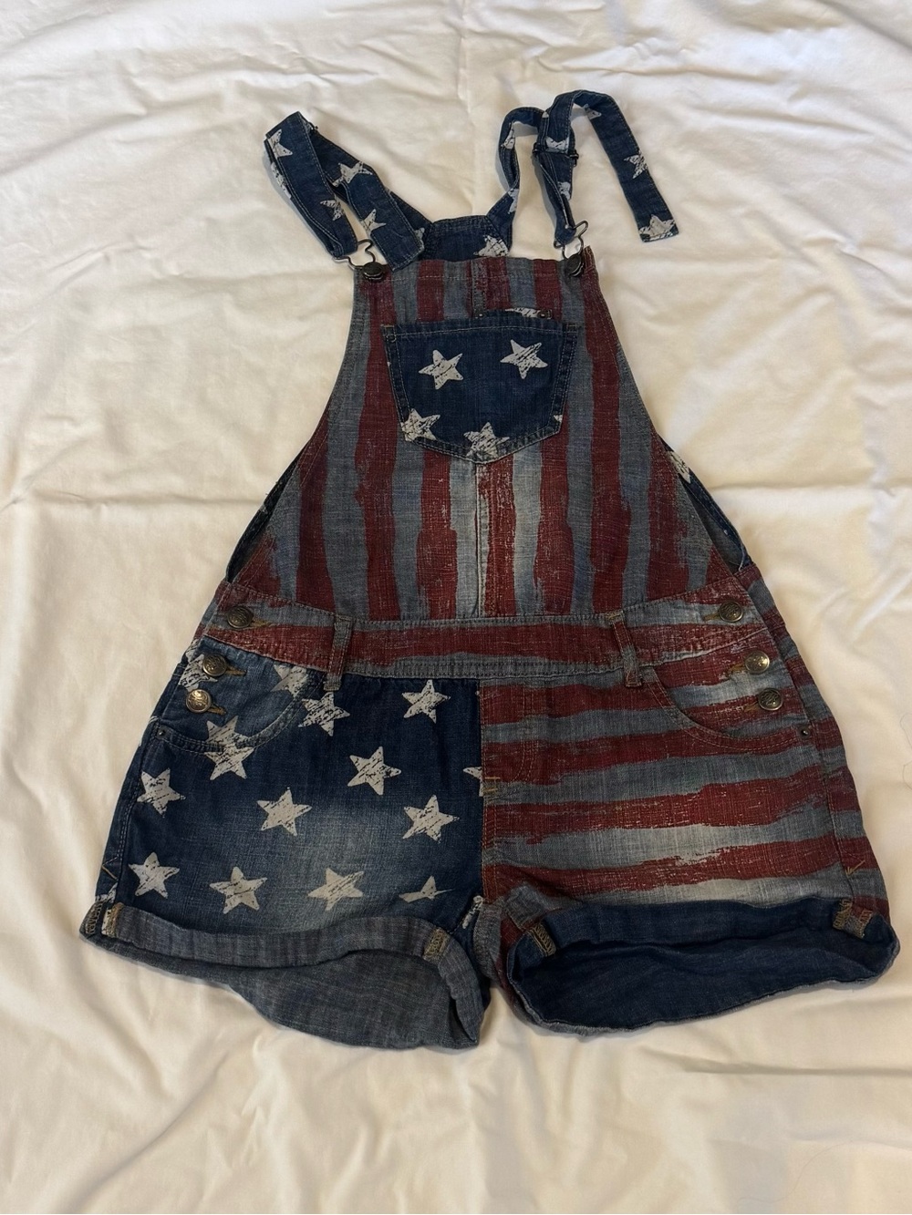New w/out tags, American Rag Denim Short Overalls in Stars & Stripes
